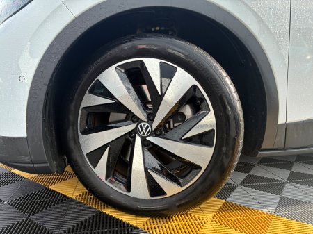 2024 Volkswagen ID.4 - view 2