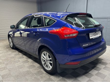 2018 Ford Focus - thumbnail 13