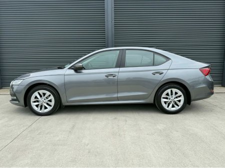 2024 Skoda Octavia - thumbnail 3