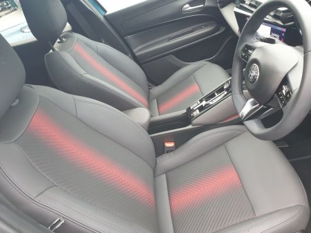 2025 Alfa Romeo Junior Ibrida 1.2(136bhp) MHEV, Premium+Tech+Sunroof+18" Alloys €39,995 thumbnail