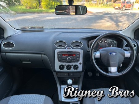 2008 Ford Focus - thumbnail 12