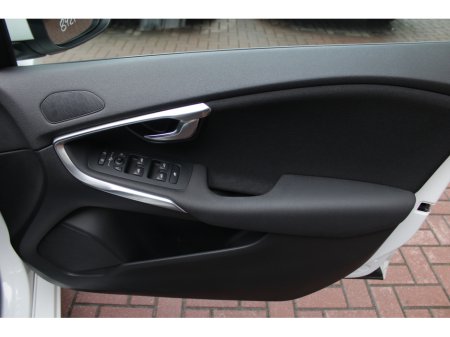 2016 Volvo V40 - thumbnail 10