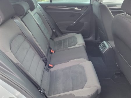 2018 Volkswagen Golf  €14,999 thumbnail