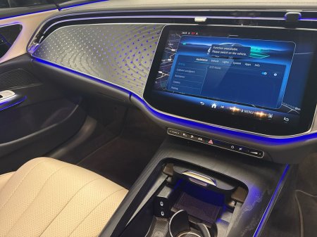 2025 Mercedes-Benz E Class E 300 e AMG Line Plus thumbnail