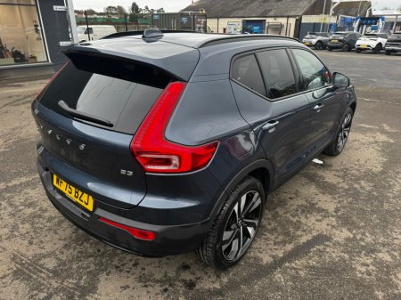 2025 Volvo XC40 - thumbnail 10