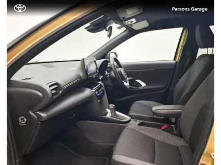 2024 Toyota Yaris Cross CROSS LUNA SPORT 4DR AUTO €30,995 thumbnail