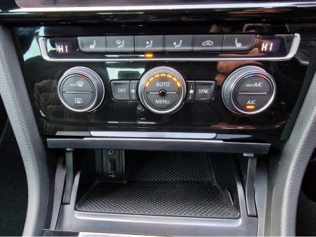 2017 Volkswagen Golf GTD TDI-VIRTUAL COCKPIT-LOW MILEAGE €17,450 thumbnail