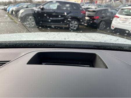 2022 Volkswagen Golf R-LINE AUTOMATIC 2.0 DIESEL //HIGH SPEC//LOW MILES//HEAD UP DISPLAY//HEATED SEATS AND STEERING WHEEL//KEYLESS ENTRY//ADAPTIVE CRUISE CONTROL// €32,950 thumbnail