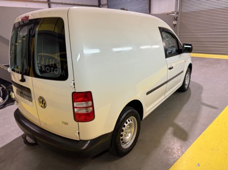 2014 Volkswagen Caddy - view 4