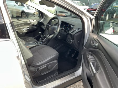 2017 Ford Kuga TITANIUM 2.0 TDCI 150PS FW FWD 4DR €12,995 thumbnail