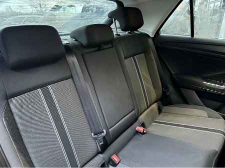 2019 Volkswagen T-Roc 1.0 TSI DESIGN 115PS €18,500 thumbnail