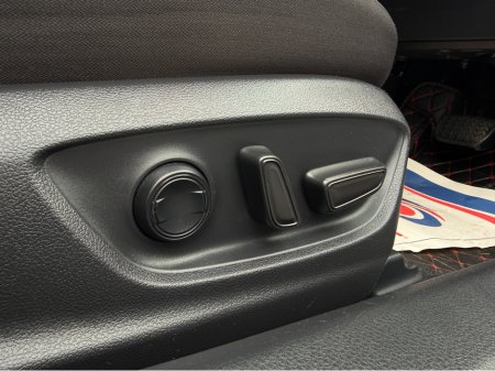 2018 Toyota Camry - thumbnail 13