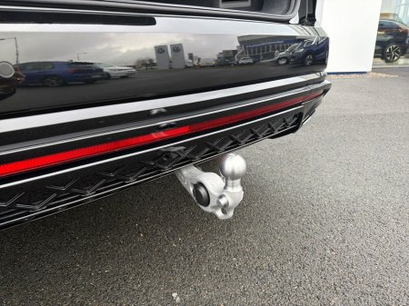 2026 Volkswagen Touareg Touareg R-Line Final Edition 231HP €113,980 thumbnail