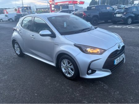 2021 Toyota Yaris HYBRID LUNA AUTO 4DR