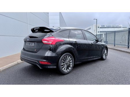 2017 Ford Focus - thumbnail 7