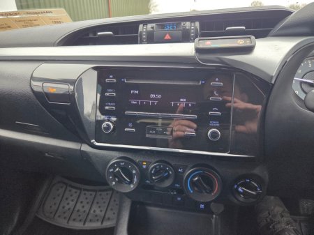 2022 Toyota Hilux ACTIVE PLUS D-4D 4WD DCB €27,500 thumbnail