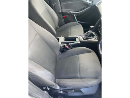 2015 Ford Focus - thumbnail 8