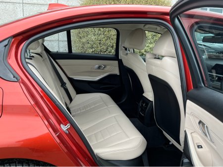 2019 BMW 3 Series - thumbnail 9