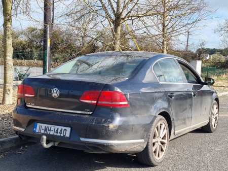 2011 Volkswagen Passat - thumbnail 10