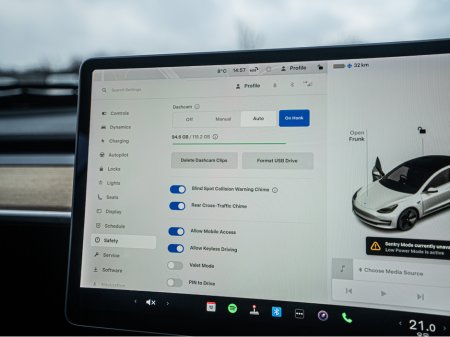 2019 Tesla Model 3 192 Tesla Model 3/New NCT/Irish/1yr warranty €19,888 thumbnail