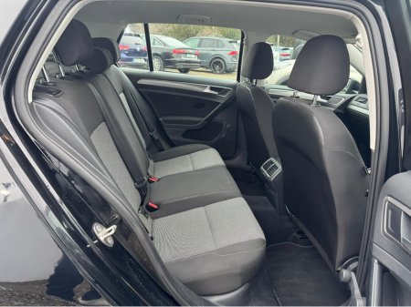 2015 Volkswagen Golf 1.6 TDI BLUE MOTION 110PS 5DR €9,950 thumbnail