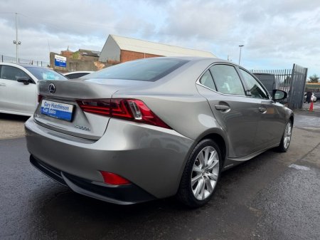 2016 Lexus IS 300 h - thumbnail 31