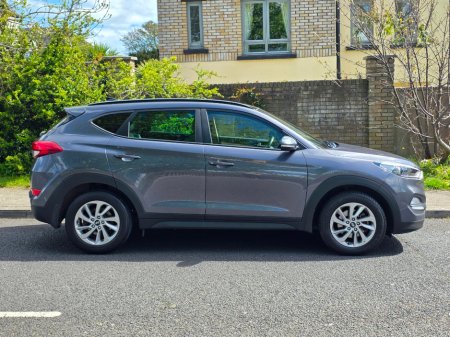 2016 Hyundai Tucson - view 2