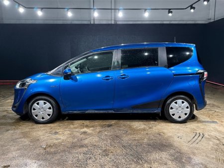 2019 Toyota Sienta - thumbnail 6