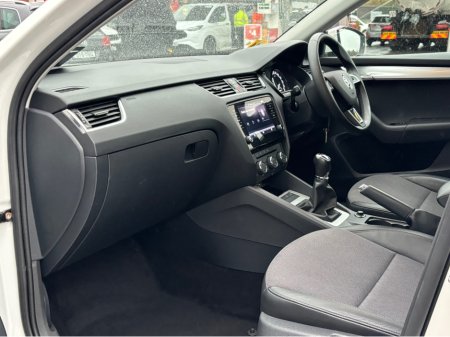 2020 Skoda Octavia SOL 1.0 TSI 115HP 4DR €16,999 thumbnail