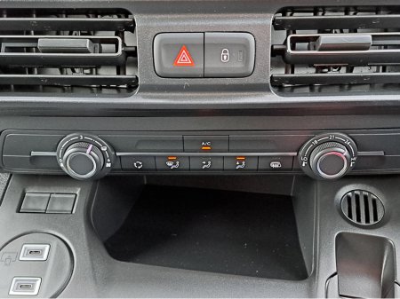 2026 Opel Combo KOMFORT  L1H1 1.5TD 100BHP  **LED HEADLIGTS** €21,098 thumbnail