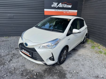 2018 Toyota Yaris - thumbnail 2