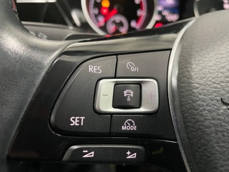 2017 Volkswagen Touran  €16,995 thumbnail