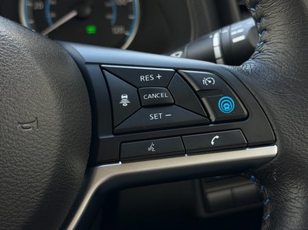 2024 Nissan Leaf - thumbnail 11