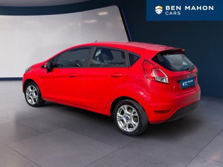 2015 Ford Fiesta - thumbnail 3