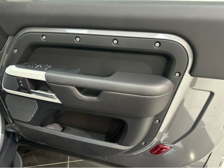 2026 Land Rover Defender - thumbnail 27