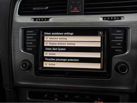 2016 Volkswagen Golf 2016 VW Golf 1.4tsi Auto/High spec/1yr warranty €12,888 thumbnail