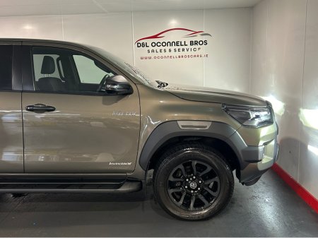 2022 Toyota Hilux INVINCIBLE X D-4D 4WD INVINCIBLE DCB €42,500 thumbnail