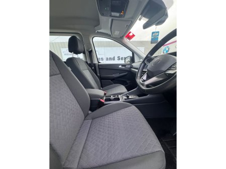 2025 Volkswagen Caddy Maxi Life LIFE TDI 122BHP A7F 5DR A €42,500 thumbnail