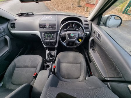 2012 Skoda Yeti - thumbnail 16