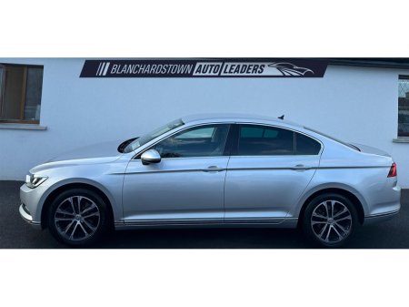 2019 Volkswagen Passat - thumbnail 2