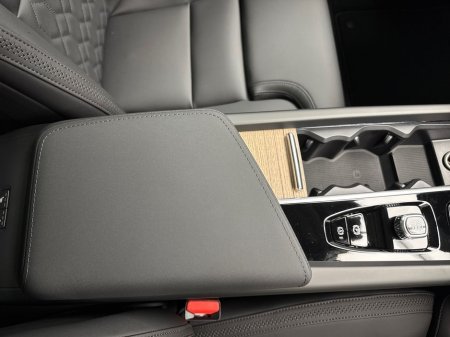 2026 Volvo XC60 T6 PLUS DARK *IN STOCK* €175 PER WEEK ON PCP €77,844 thumbnail