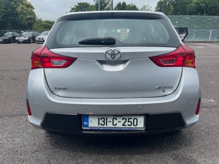 2013 Toyota Auris - thumbnail 6