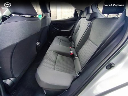2024 Toyota Yaris - thumbnail 5