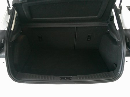 2017 Ford Focus - thumbnail 18