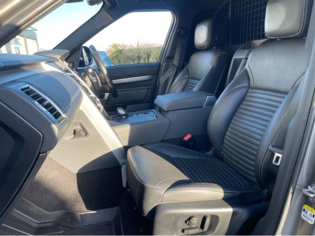 2023 Land Rover Discovery (232) LAND ROVER DISCOVERY 3.0 SD6 R-DYNAMIC OVERFINCH €48,950 thumbnail