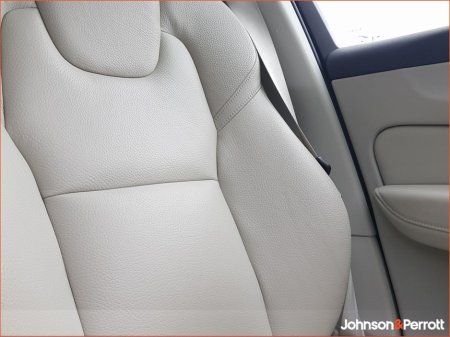 2023 Volvo XC60 T6 350hp AWD PHEV Plus Bright (Two Year Volvo Selekt Warranty + Two Year Volvo Service Plan) €49,900 thumbnail