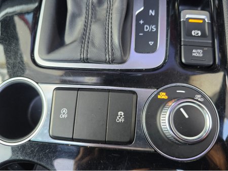 2017 Volkswagen Touareg V6 R-LINE-FULLY SERVICED WITH NEW TYRES €26,450 thumbnail