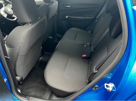 2019 Suzuki Swift - thumbnail 8