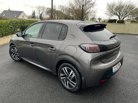 2022 Peugeot 208 1.2 Puretech 100bhp Allure Pack €17,950 thumbnail