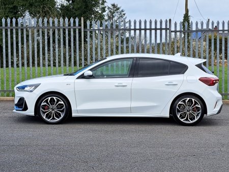 2023 Ford Focus - thumbnail 6